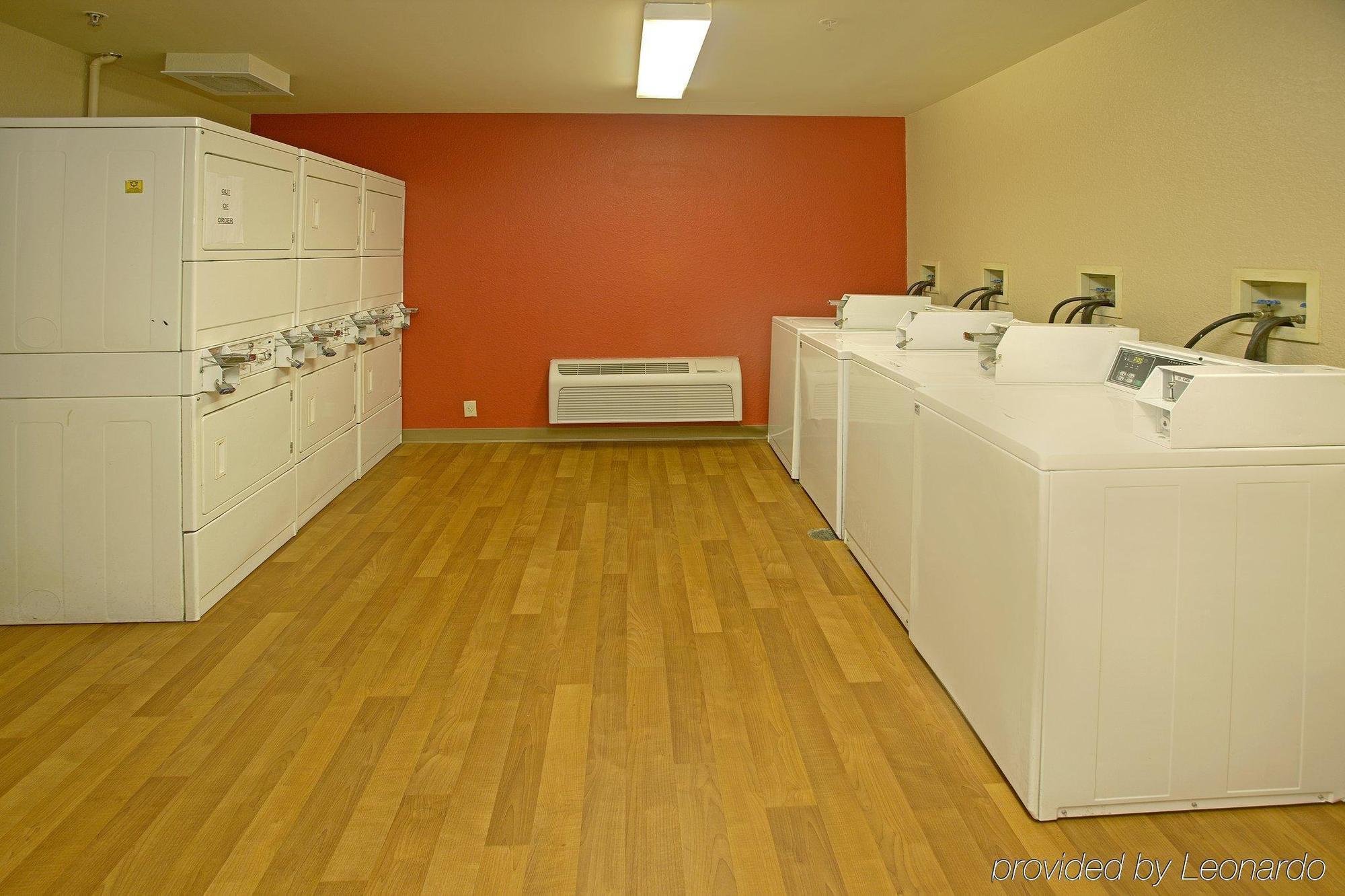 Mainstay Suites Chicago Hillside Ανέσεις φωτογραφία